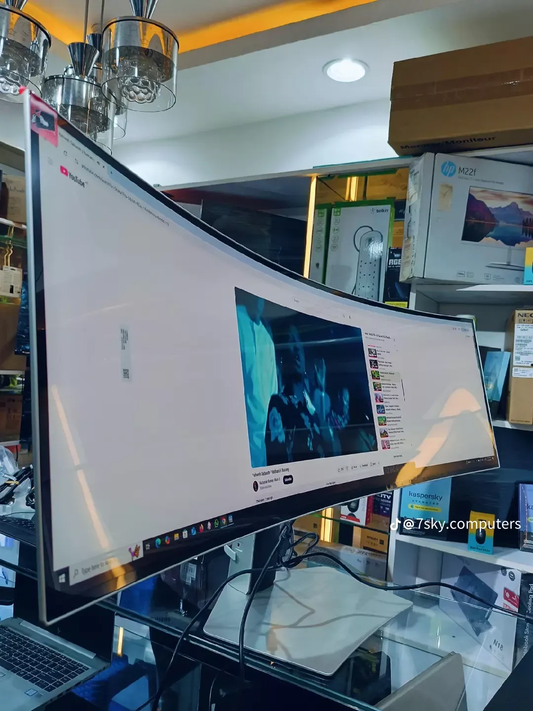 o monitor é da samsung , o monitor é o samsung G9 de 49 polegadas — foto 1