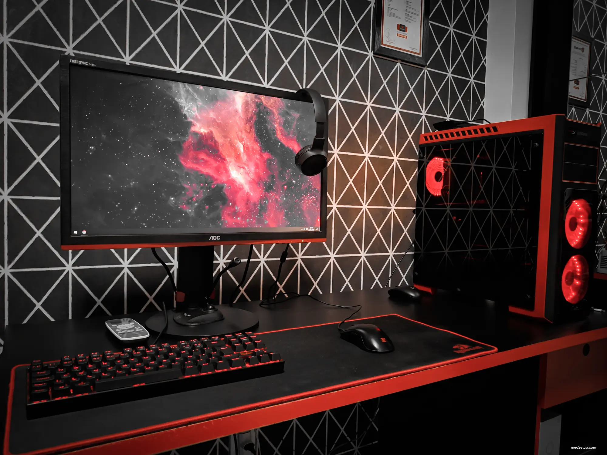 "Red and Black" — foto 1