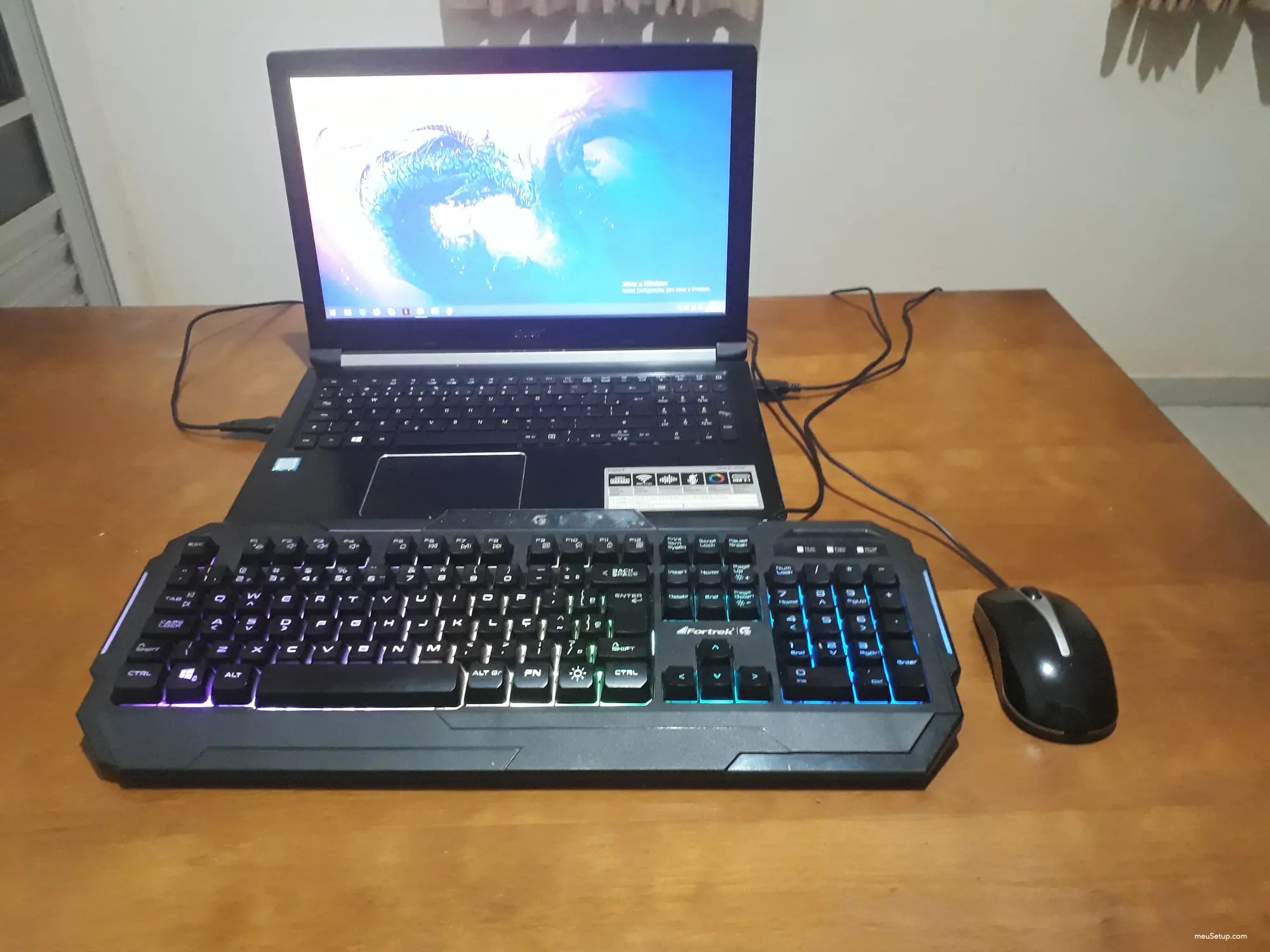 Meu setup, não é aquela coisa mas eu gosto dele. — foto 2