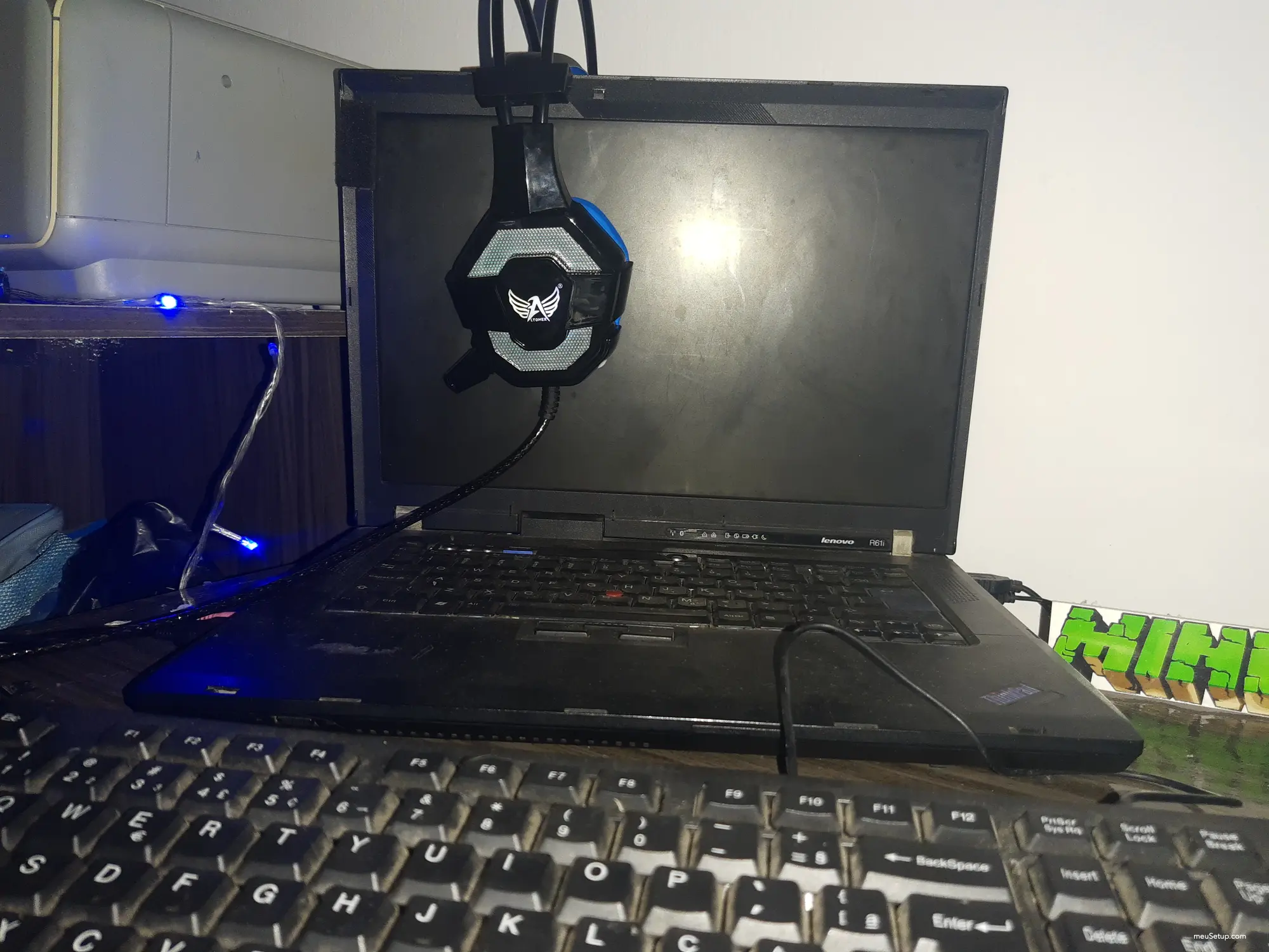 Setup de pobre com notebook — foto 1