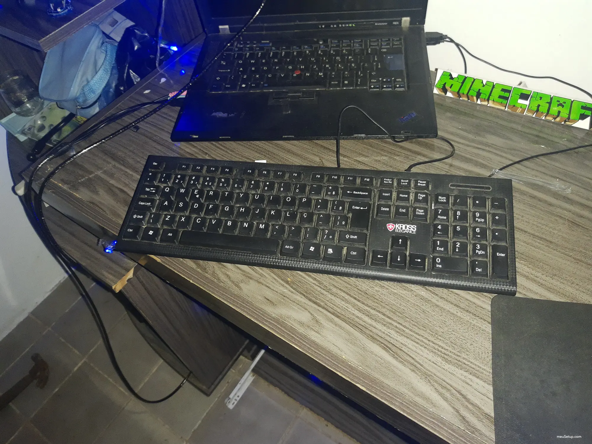 Setup de pobre com notebook — foto 3