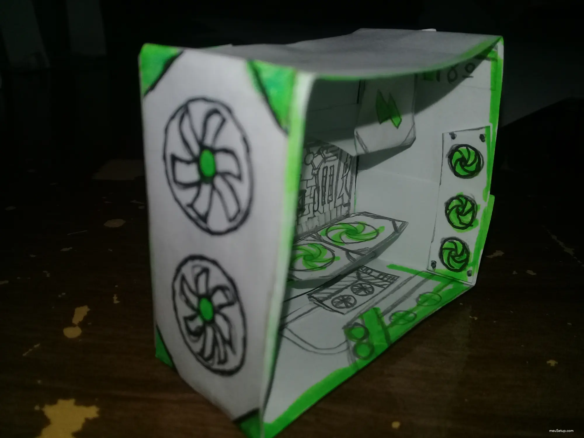 Pc alienware de papel roda tudo — foto 3