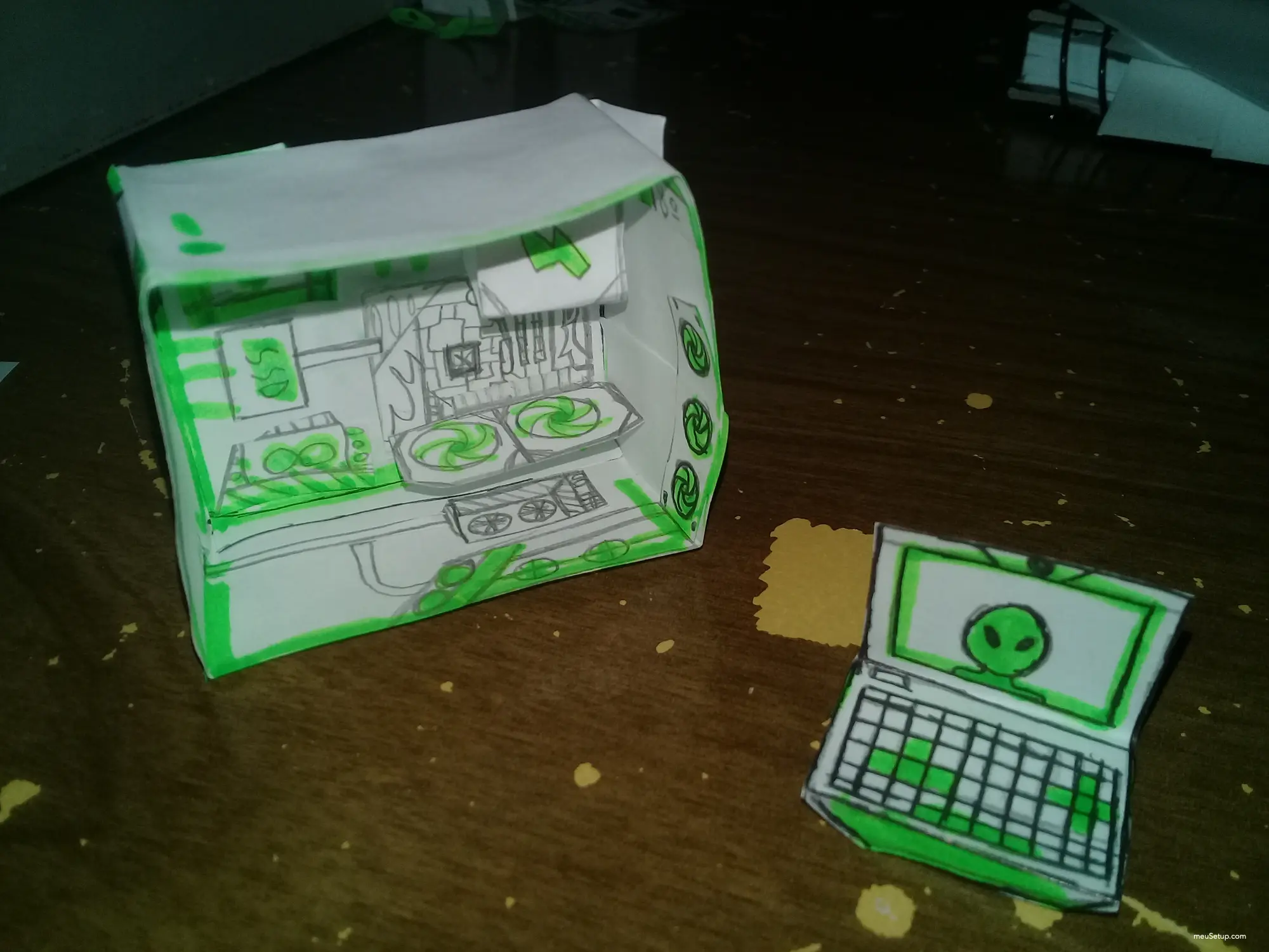 Pc alienware de papel roda tudo — foto 4